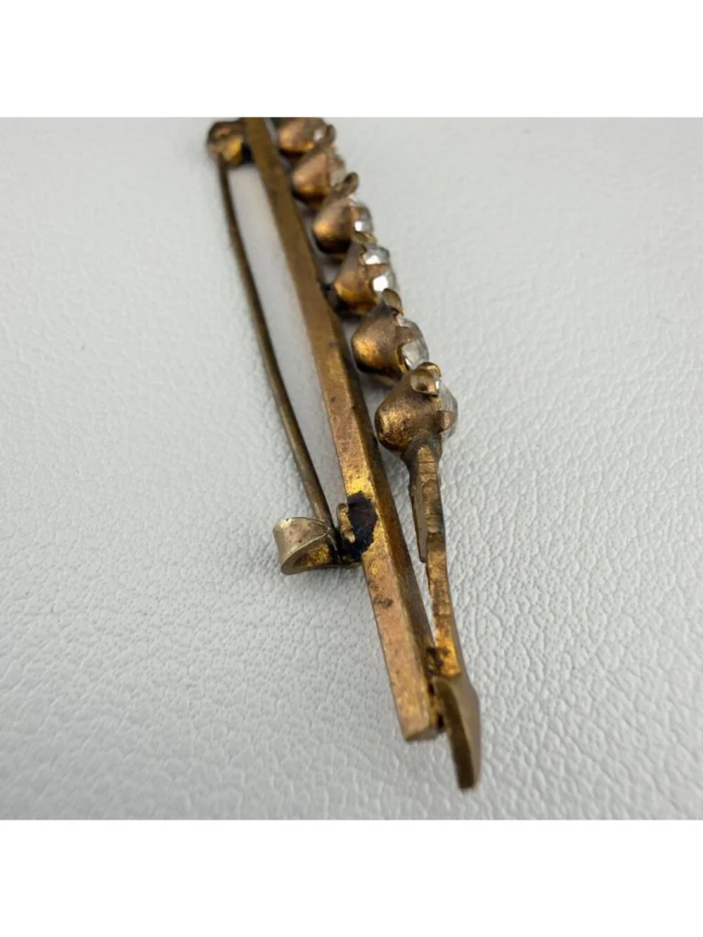 Vintage Victorian Paste Stone Bar Brooch Gold Tone Prong Set Arrows